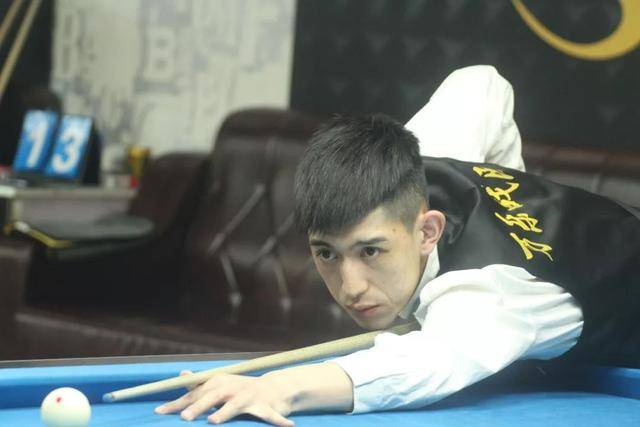 球迷们也纷 球迷们也纷