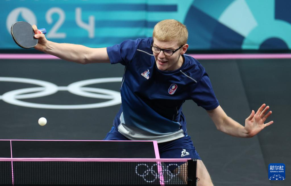 安东尼奇的 安东尼奇的